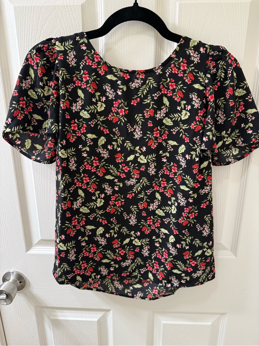 LC Lauren Conrad Black Floral Puff-Sleeve Blouse